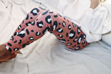 Load image into Gallery viewer, Spotty Spice Leggings